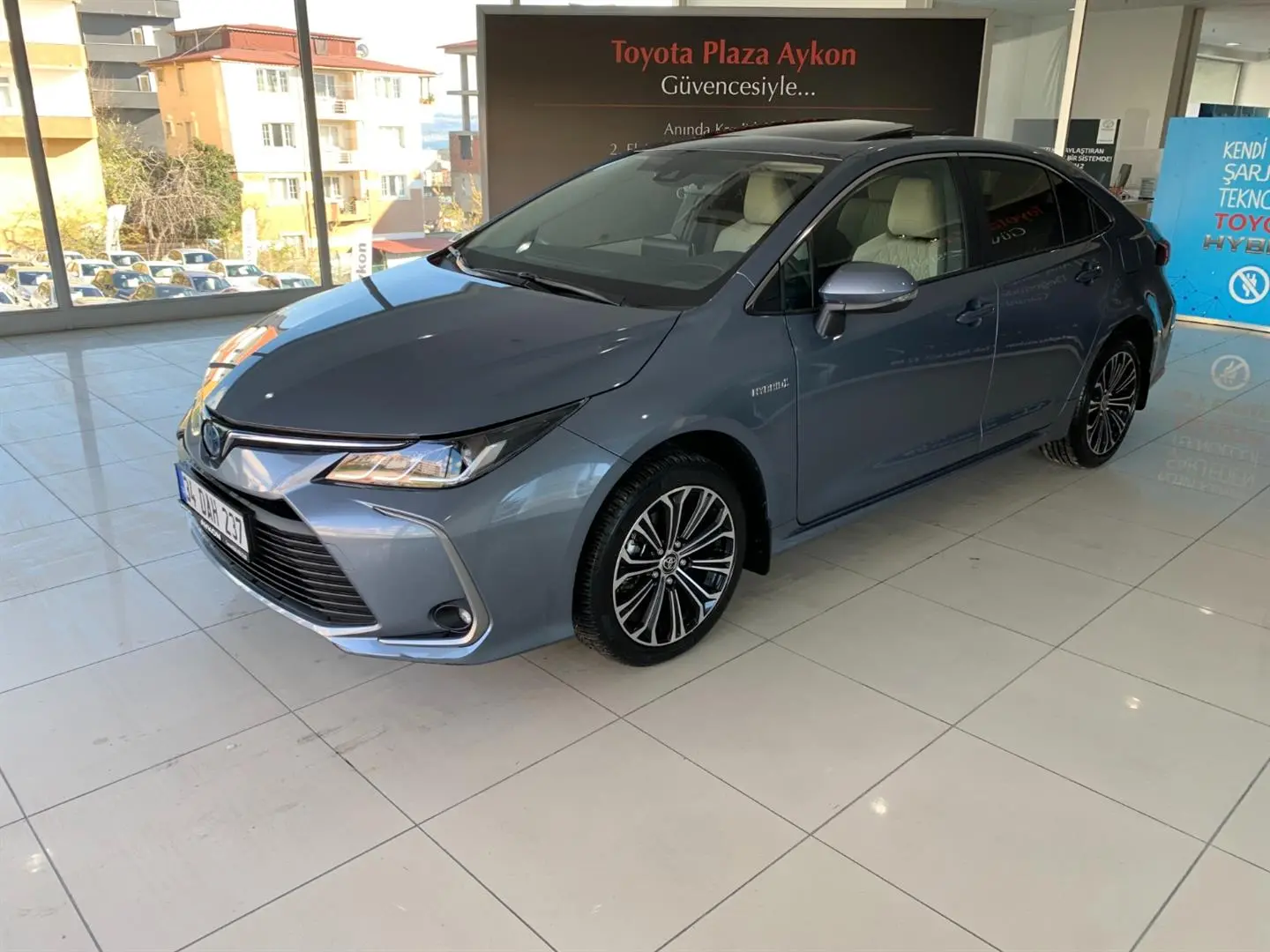 Toyota Corolla Corolla 1.8 Hybrid Flame X-Pack e-CVT 6