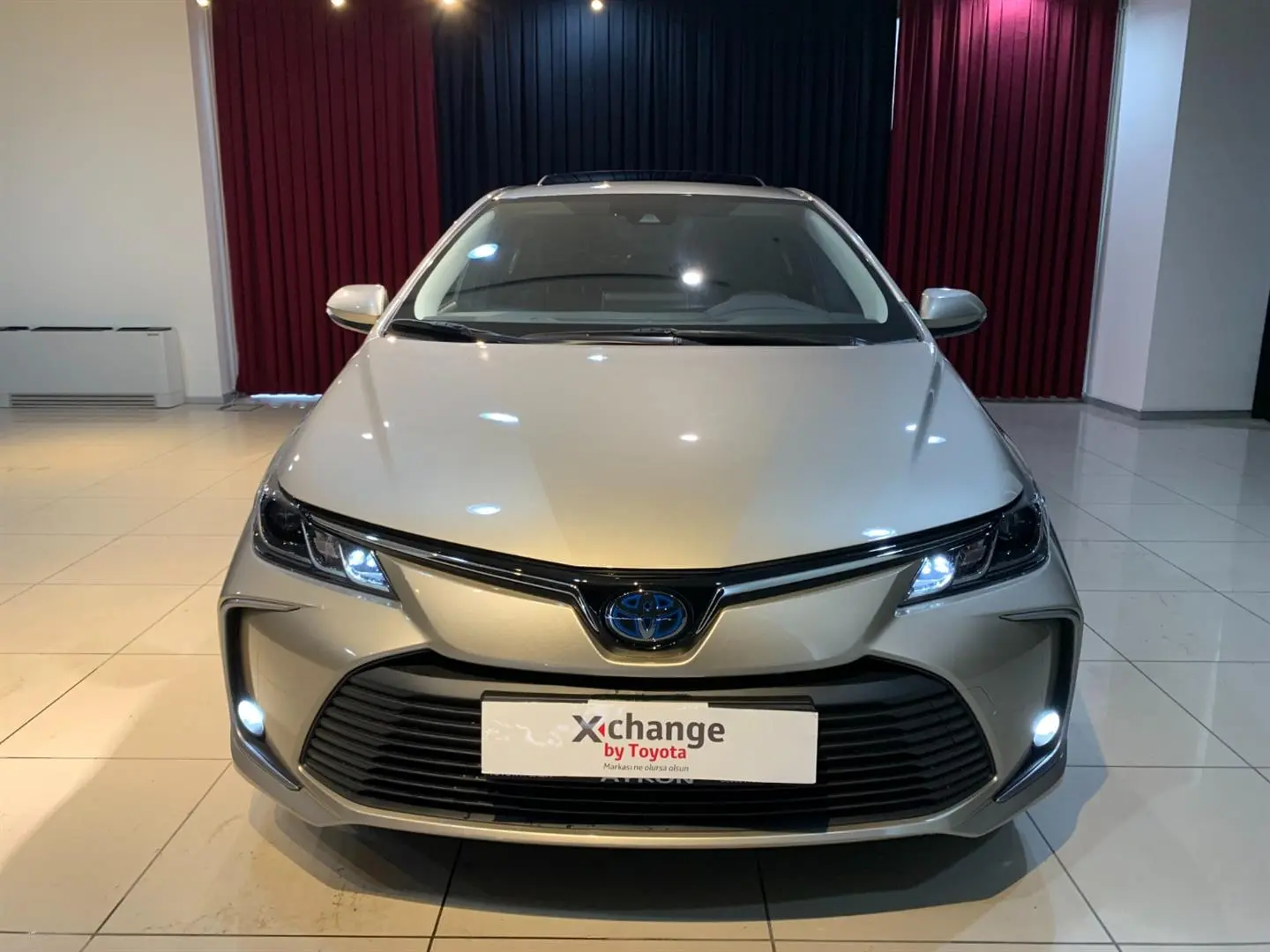 Toyota Corolla Corolla 1.8 Hybrid Flame X-Pack e-CVT 2