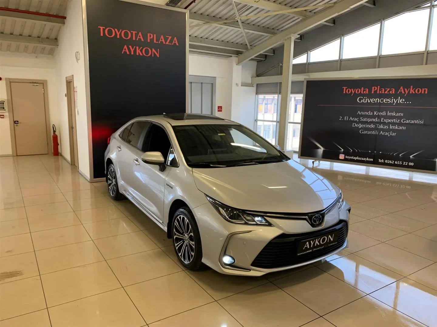Toyota Corolla Corolla 1.8 Hybrid Flame X-Pack e-CVT 7