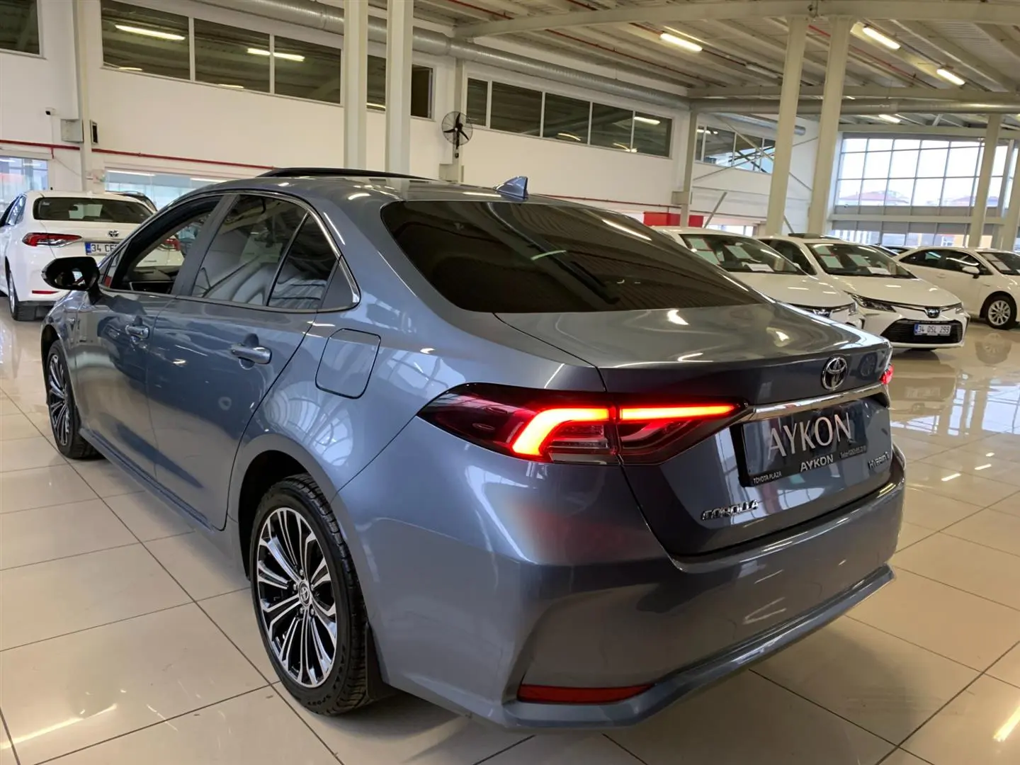 Toyota Corolla Corolla 1.8 Hybrid Flame X-Pack e-CVT 5