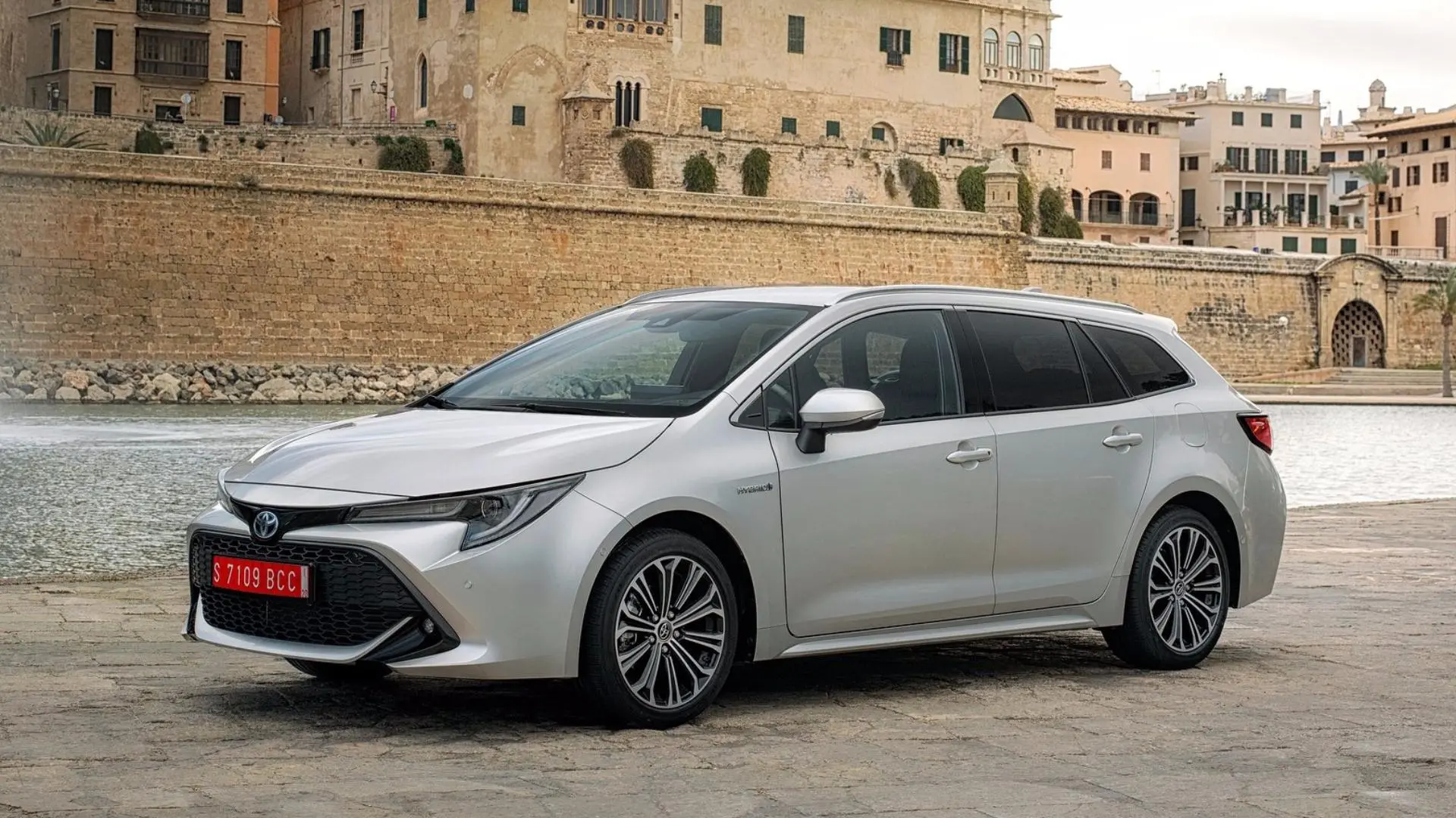 Toyota Corolla Corolla 1.8 Hybrid Vision e-CVT 5