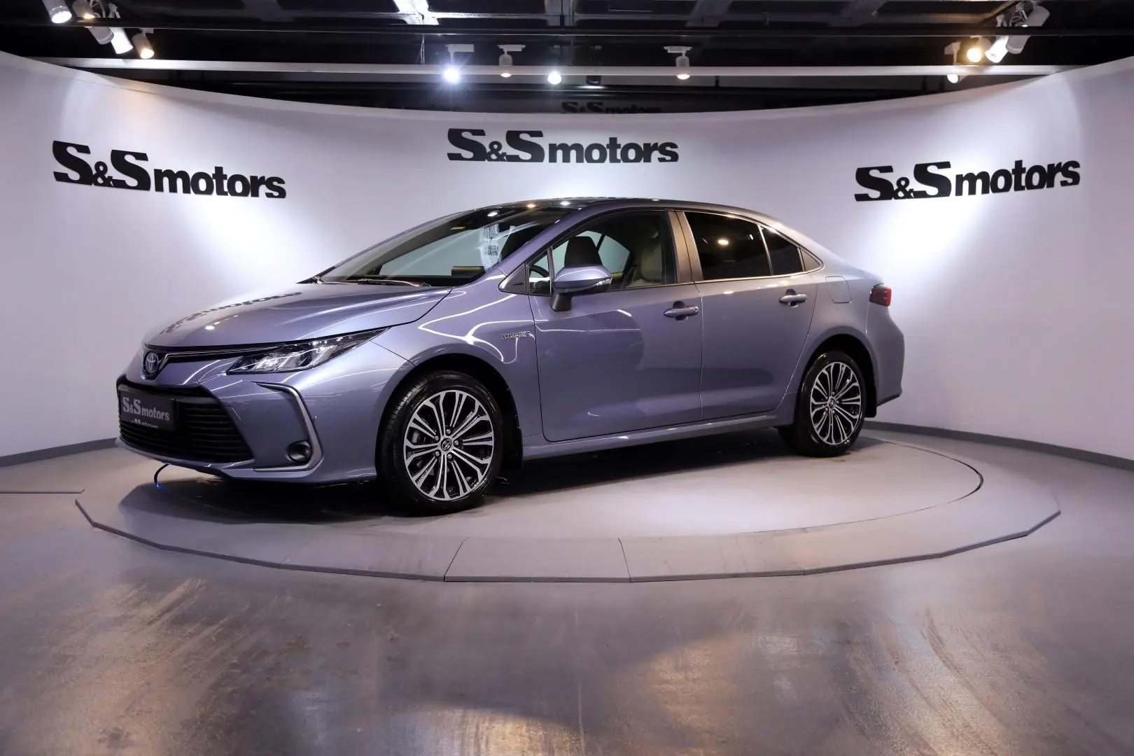 Toyota Corolla Corolla 1.8 Hybrid Flame X-Pack e-CVT 4