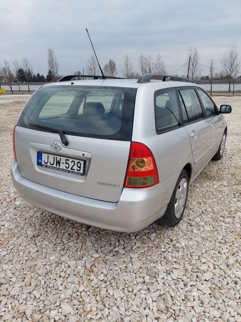 Toyota Corolla Corolla Kombi 1.4 Terra 4