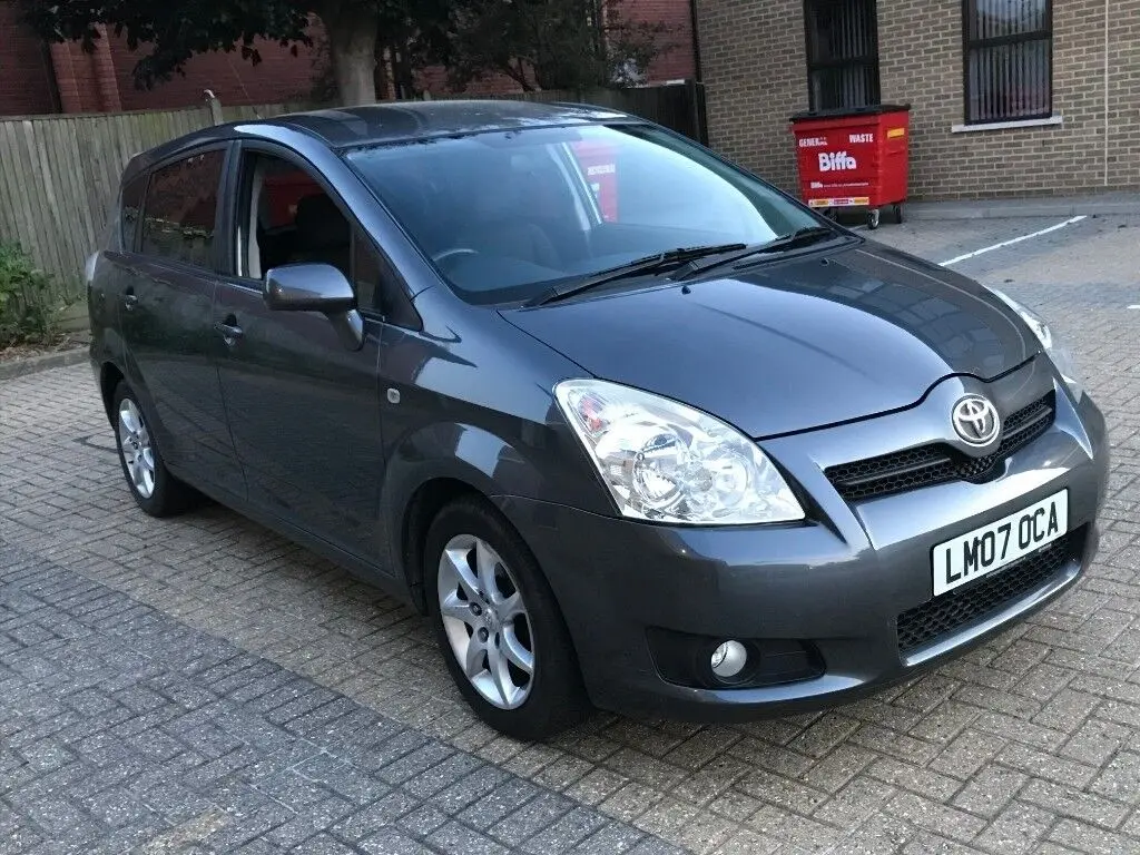 Toyota Corolla Corolla Verso 2.2 D-4D Luna 3