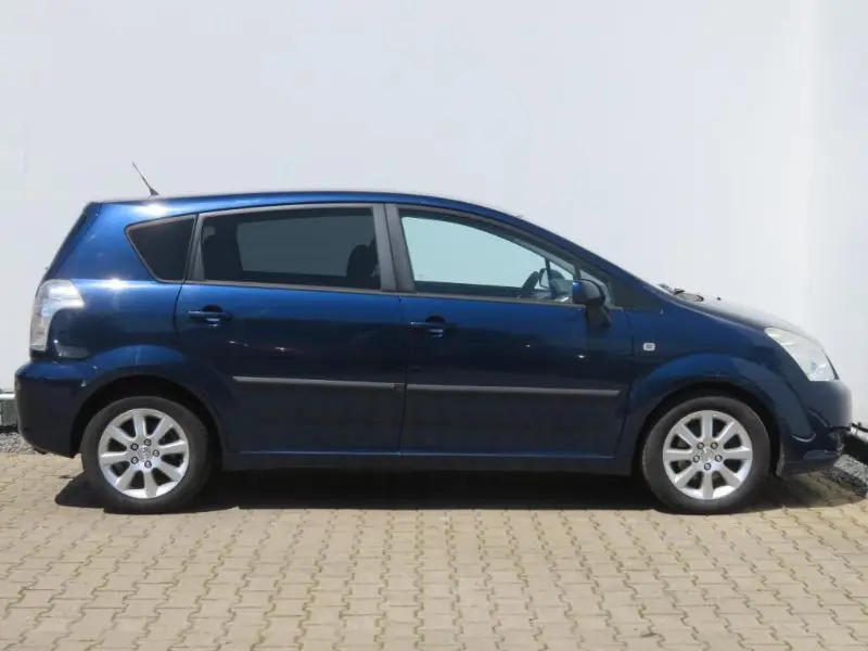 Toyota Corolla Corolla Verso 2.2 D-4D Luna 2