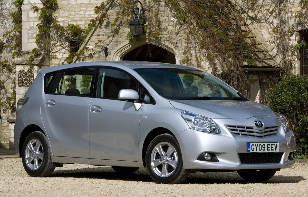 Toyota Corolla Corolla Verso 2.2 D-CAT Premium 0