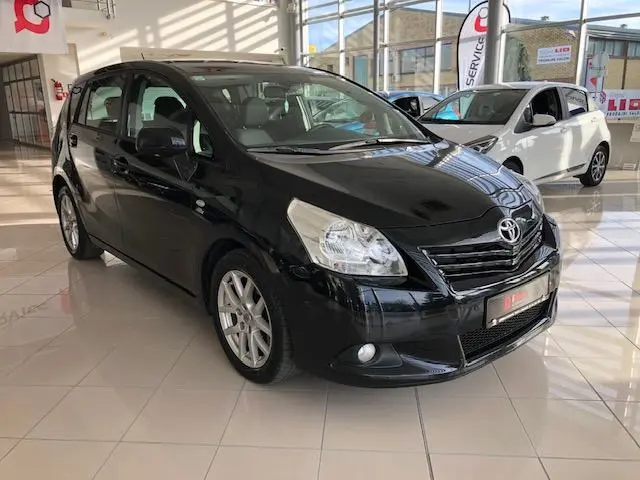Toyota Corolla Corolla Verso 2.2 D-CAT Premium 0