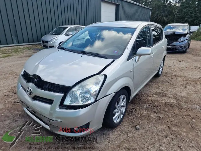 Toyota Corolla Corolla Verso 2.2 D-CAT Premium 4