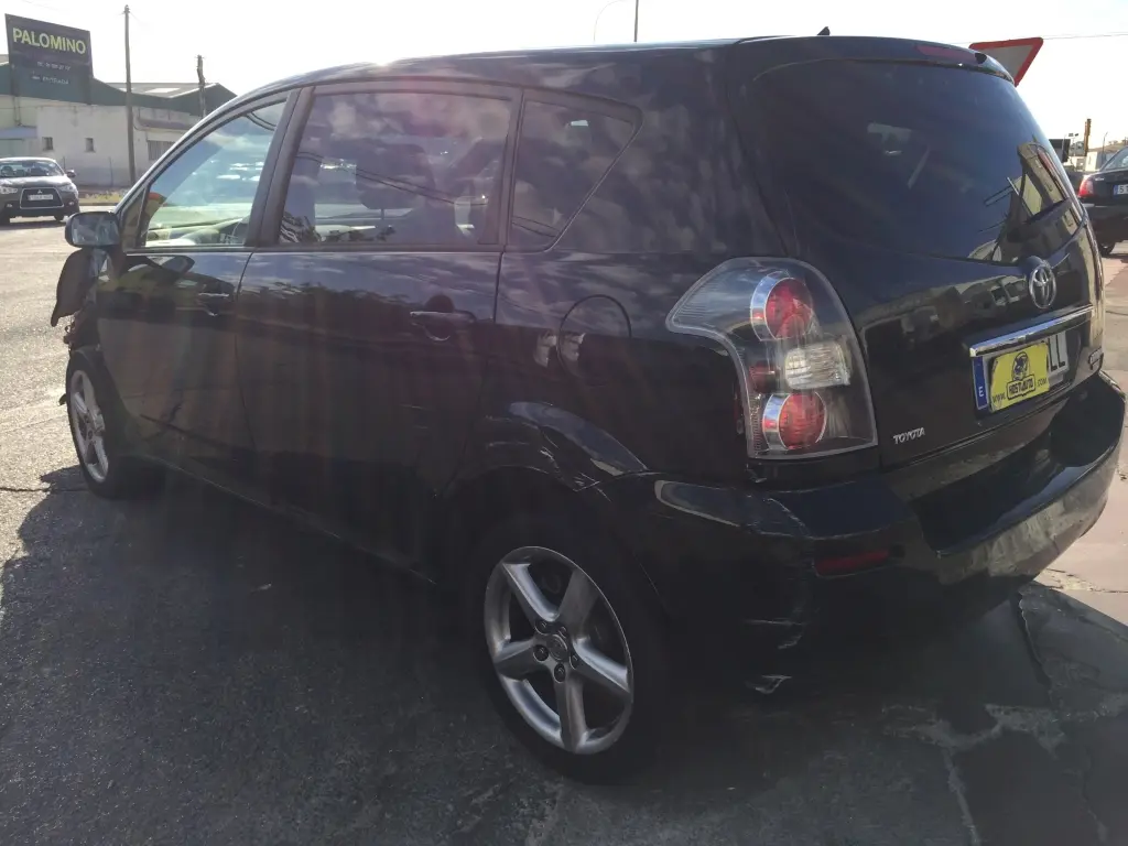 Toyota Corolla Corolla Verso 2.2 D-CAT Premium 6