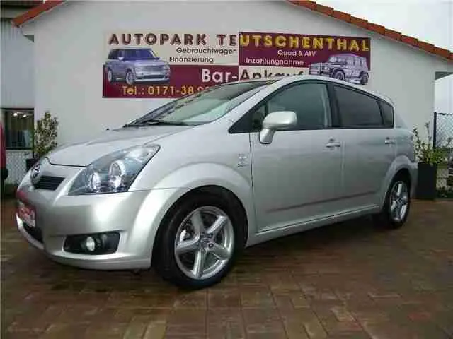 Toyota Corolla Corolla Verso 2.2 D-CAT Sol 3
