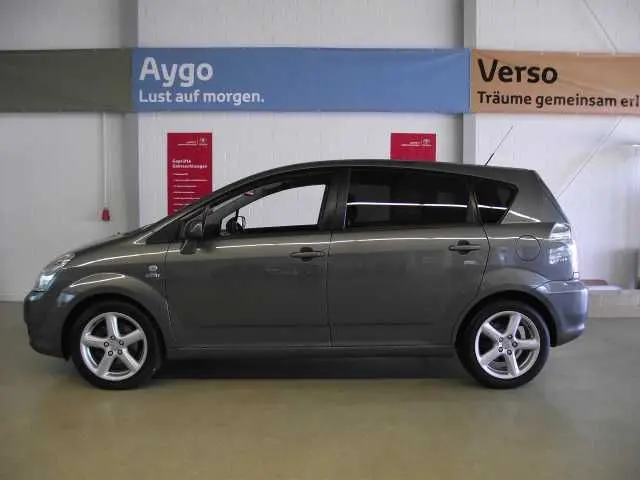 Toyota Corolla Corolla Verso 2.2 D-CAT Sol 5