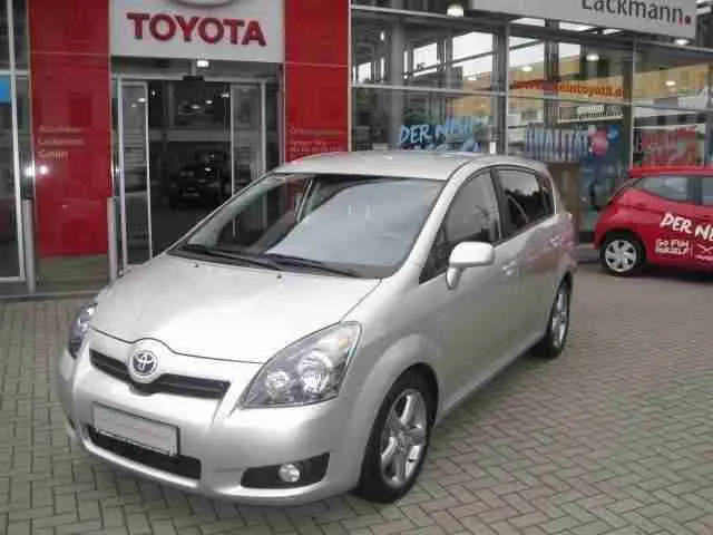 Toyota Corolla Corolla Verso 2.2 D-CAT Sol 6