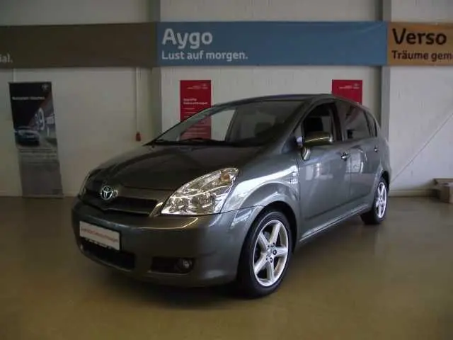 Toyota Corolla Corolla Verso 2.2 D-CAT Sol 7