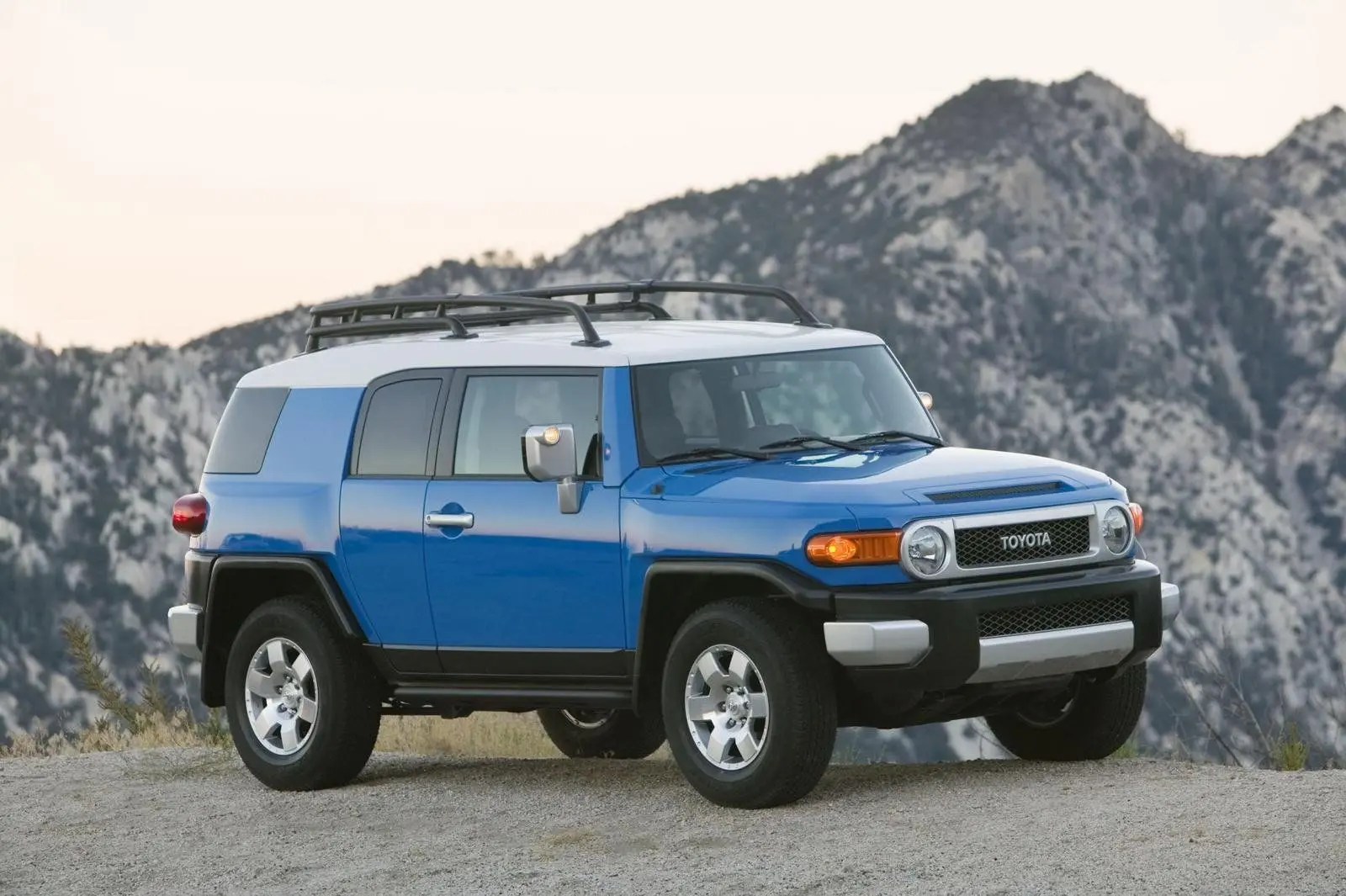 Toyota FJ Cruiser FJ Cruiser 4.0 L V6 4WD 6