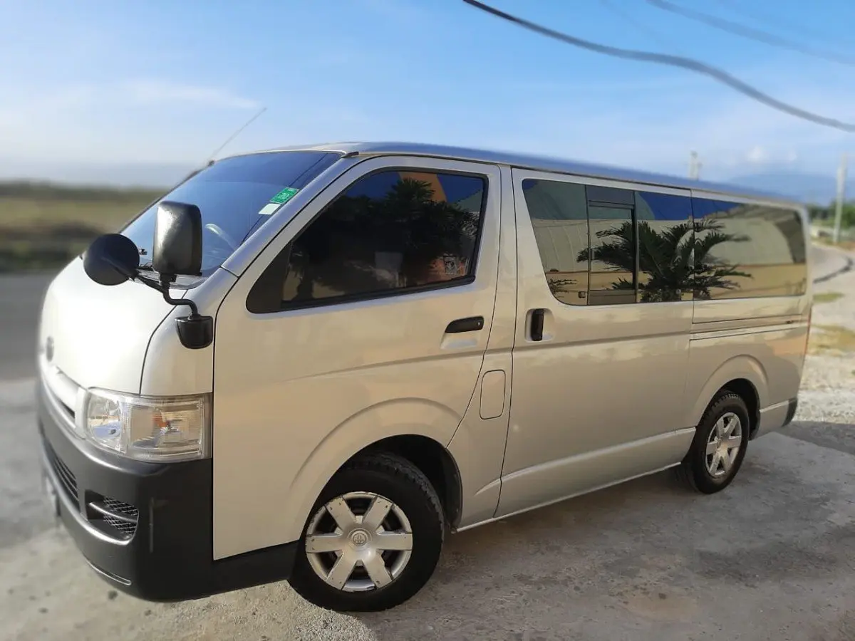 Toyota Hi-Ace Hi-Ace 117 L 0