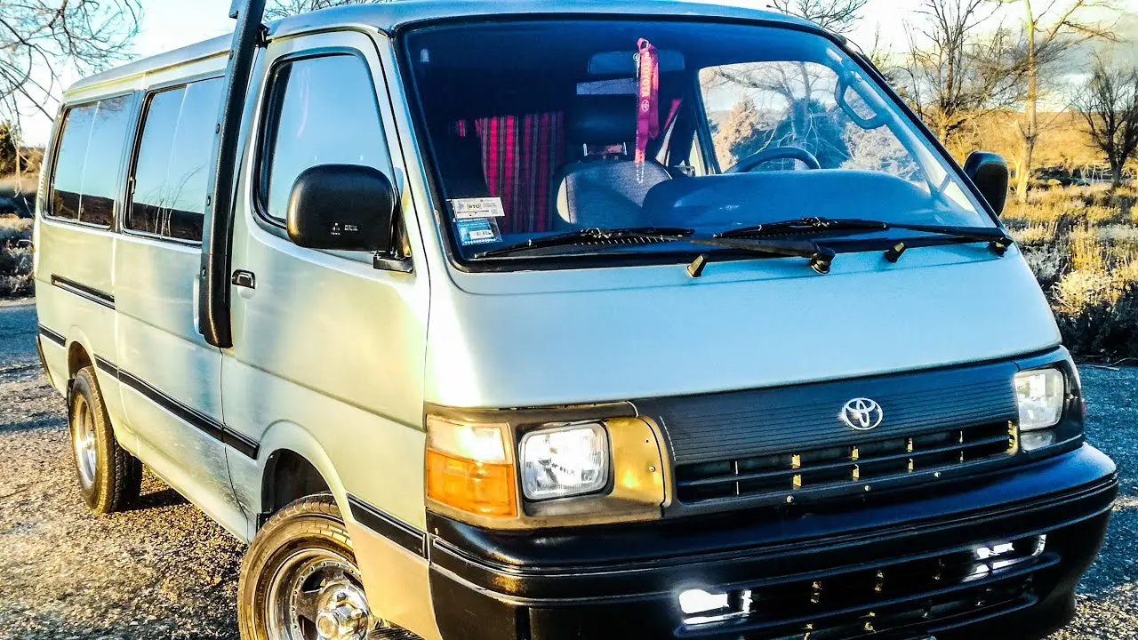 Toyota Hi-Ace Hi-Ace 2.4 D 1