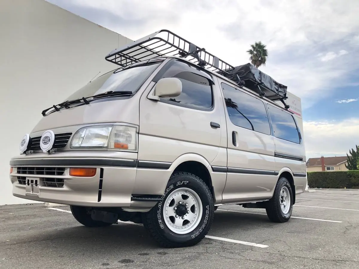 Toyota Hi-Ace Hi-Ace 2.4 D 3