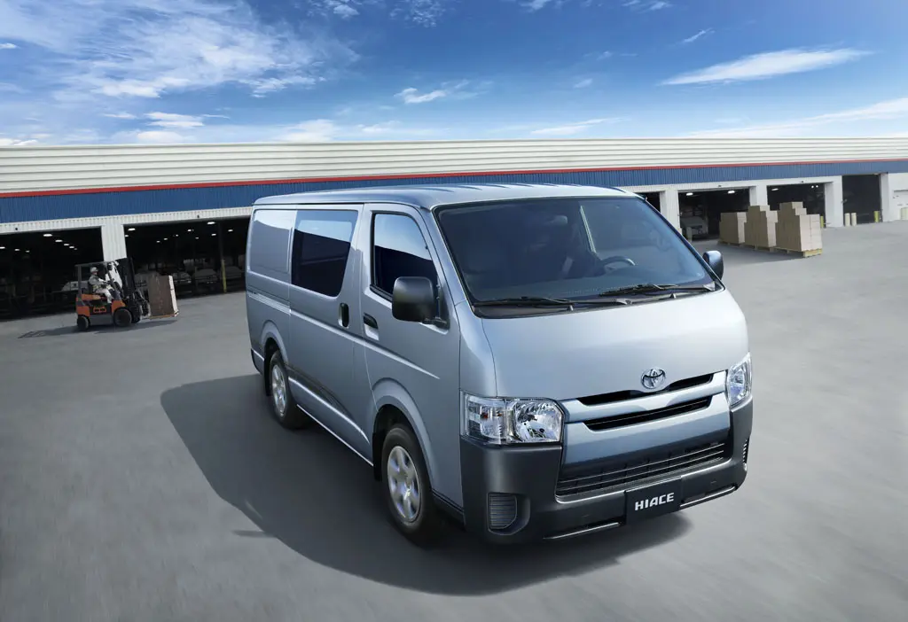 Toyota Hi-Ace Hi-Ace 95 L 6