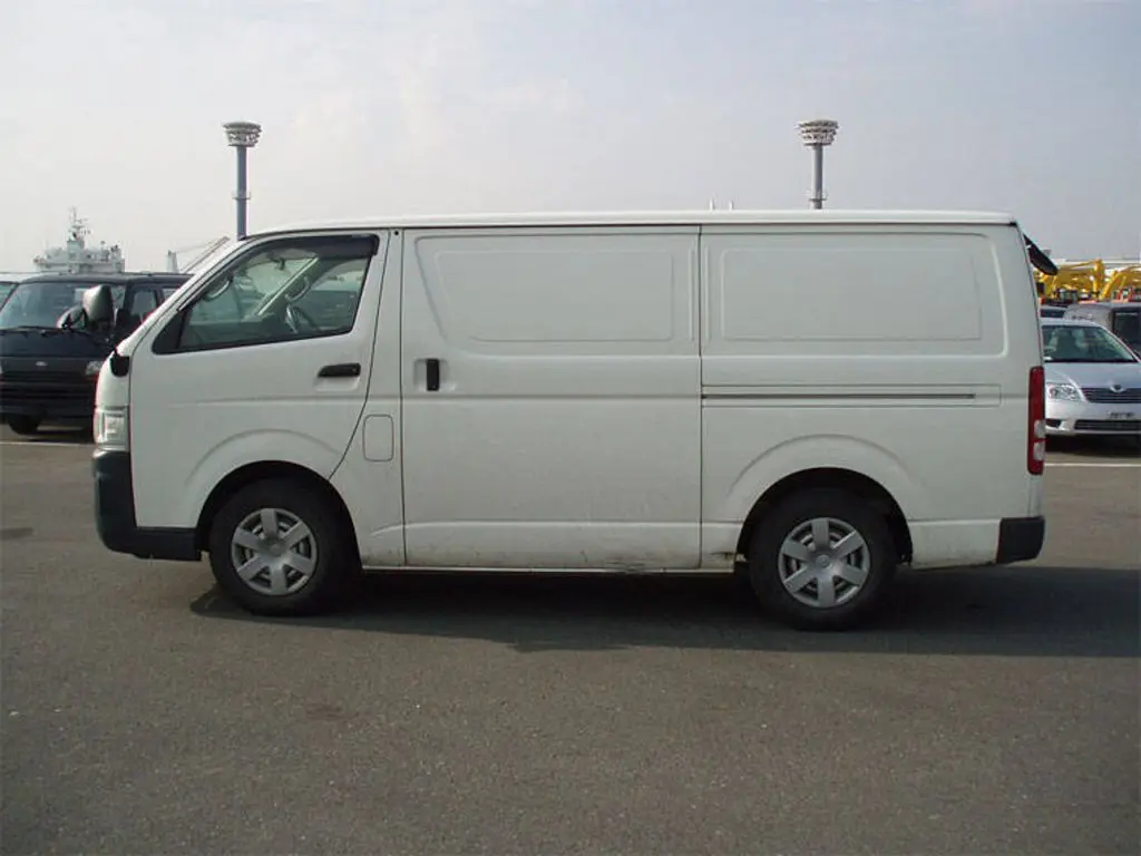 Toyota Hi-Ace Hi-Ace 95 S 4