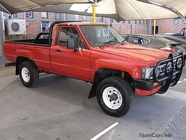 Toyota  Hi-Lux 2.4 4x4 1