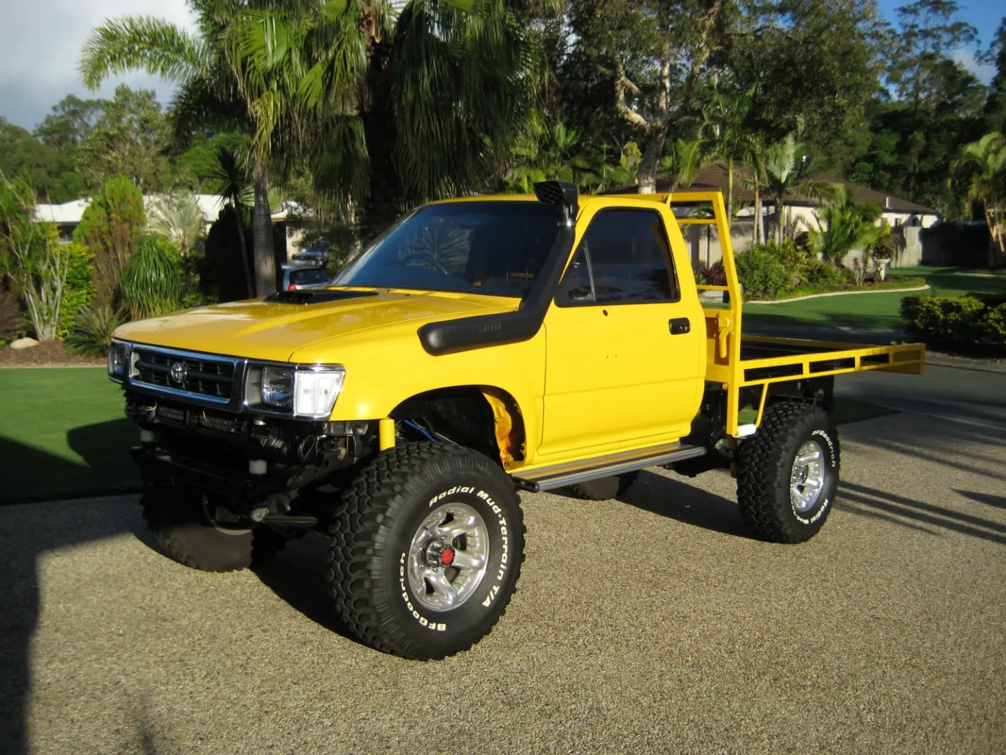 Toyota  Hi-Lux 2.4 4x4 3