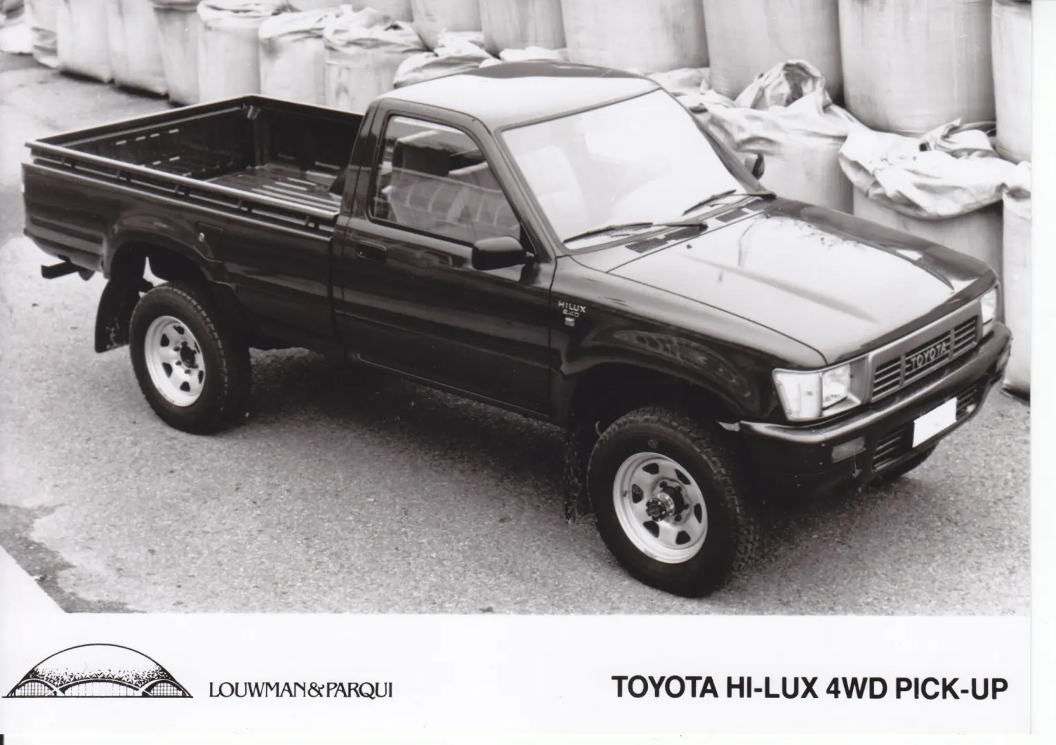 Toyota  Hi-Lux 2.4 4x4 5