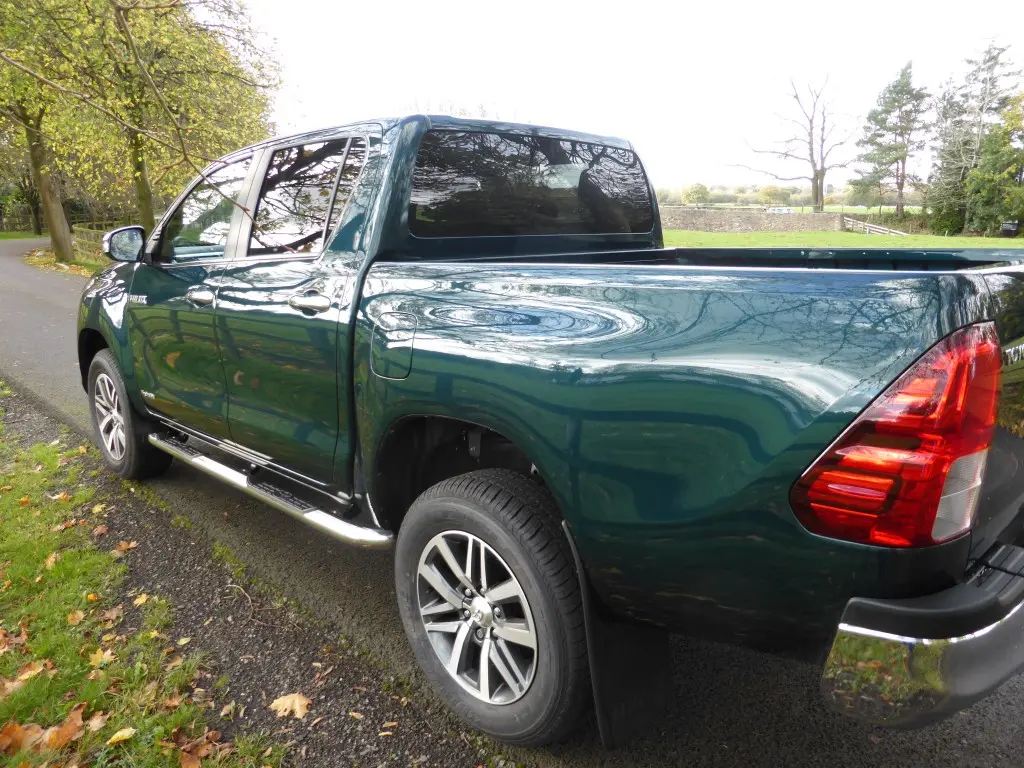 Toyota  Hi-Lux 2.4 D 0