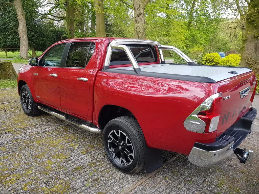 Toyota  Hi-Lux 2.4 D 1