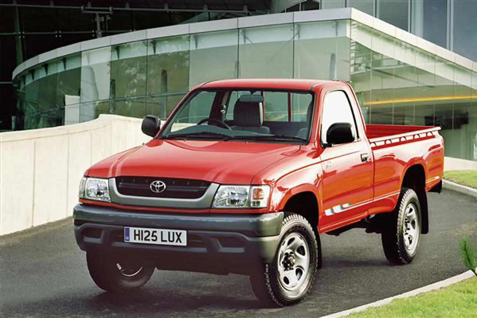 Toyota  Hi-Lux 2.4 D 4