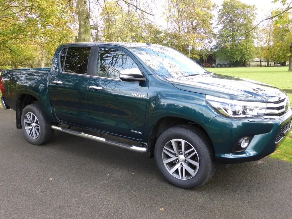 Toyota  Hi-Lux 2.4 D 6
