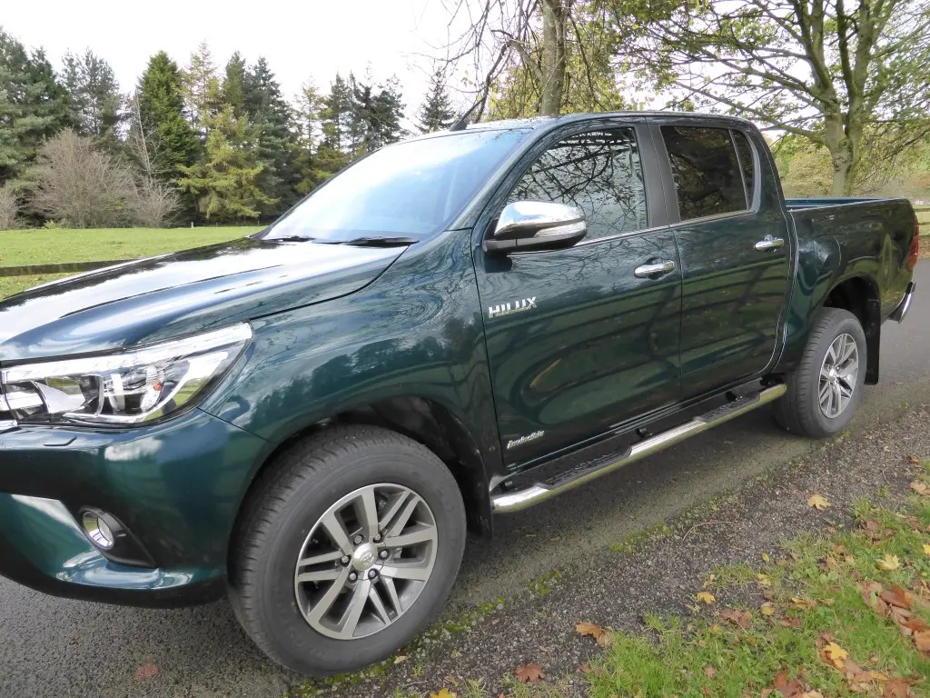 Toyota  Hi-Lux 2.4 D 7