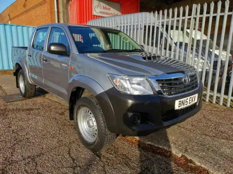 Toyota  Hi-Lux 2.4 D-4D 4x2 Adventure 4