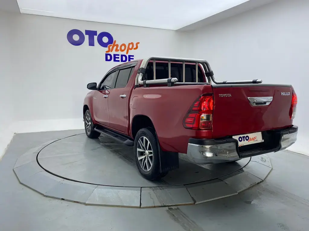 Toyota  Hi-Lux 2.4 D-4D 4x2 Adventure 2
