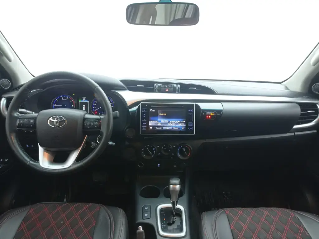 Toyota  Hi-Lux 2.4 D-4D 4x2 Adventure 4