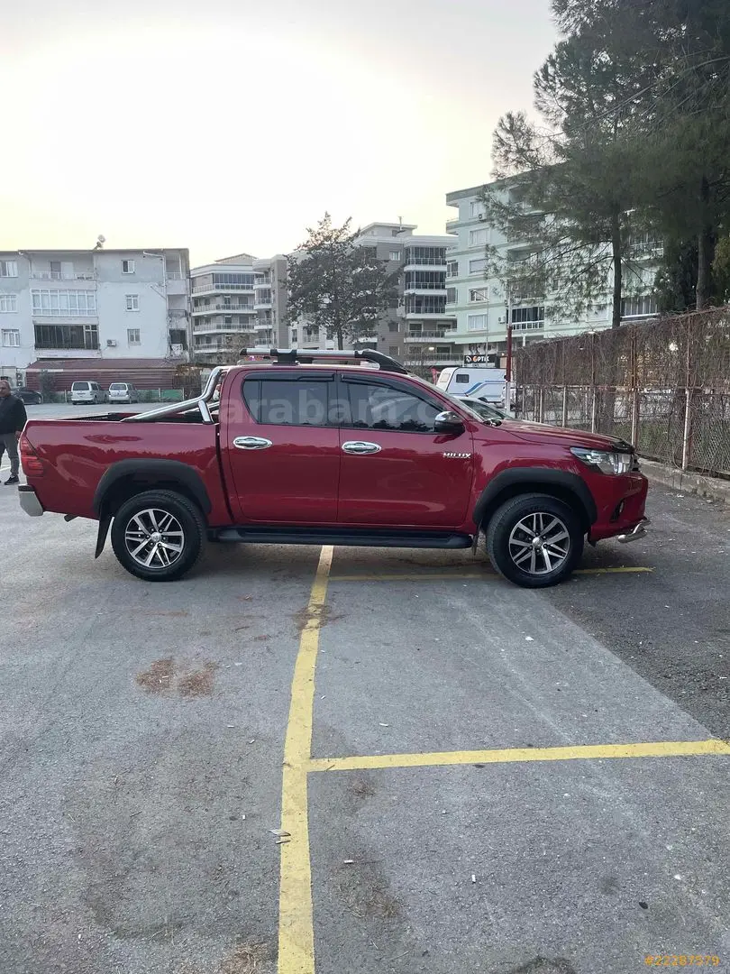Toyota  Hi-Lux 2.4 D-4D 4x2 Adventure 3