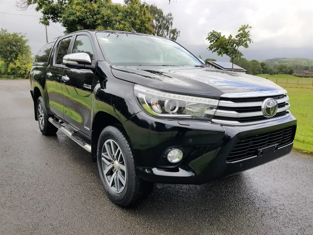 Toyota  Hi-Lux 2.4 D-4D 4x2 Adventure 3