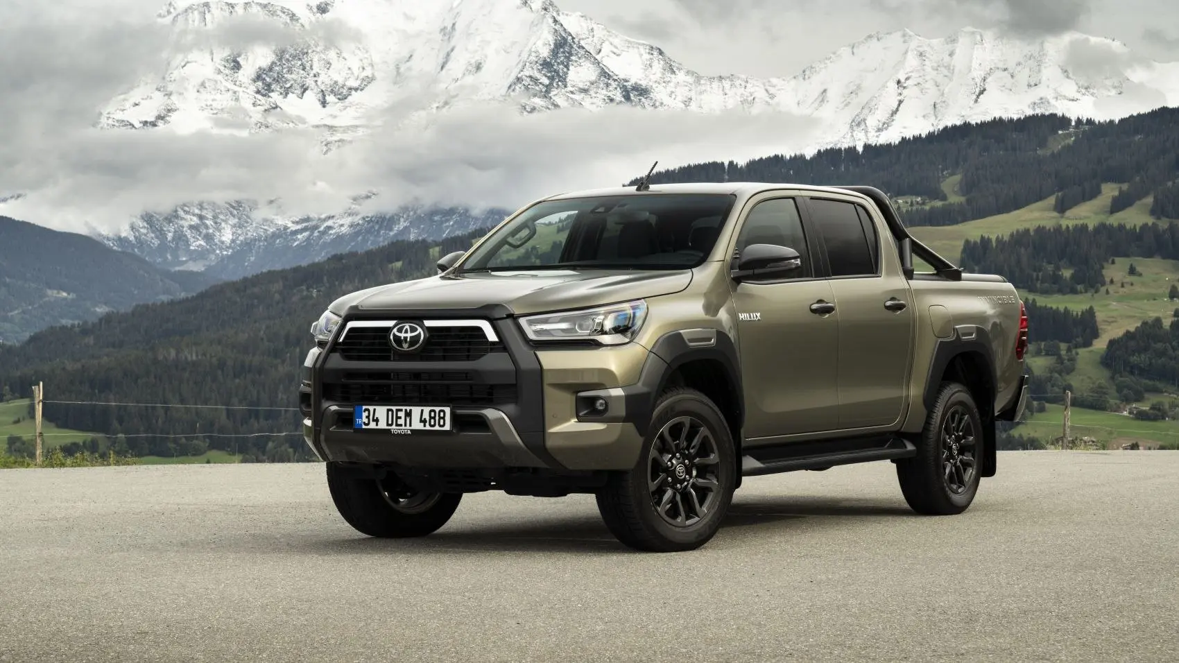 Toyota  Hi-Lux 2.4 D-4D 4x4 Invincible  4