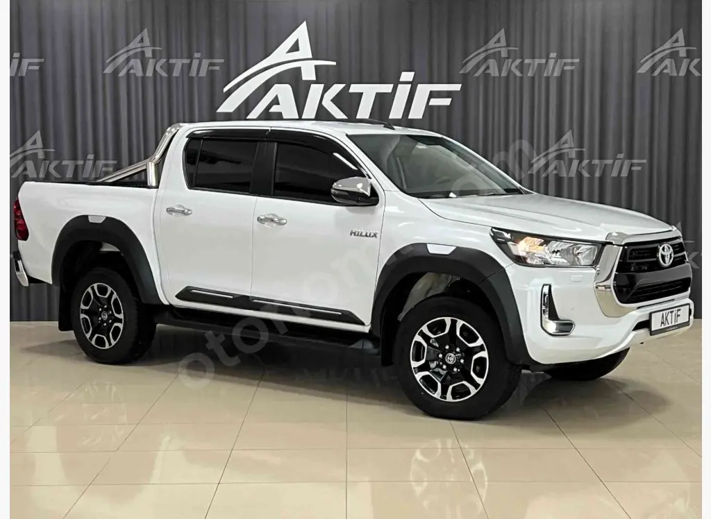 Toyota  Hi-Lux 2.4 D-4D 4x2 Adventure 2
