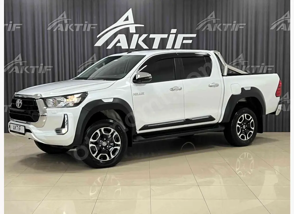 Toyota  Hi-Lux 2.4 D-4D 4x2 Adventure 3