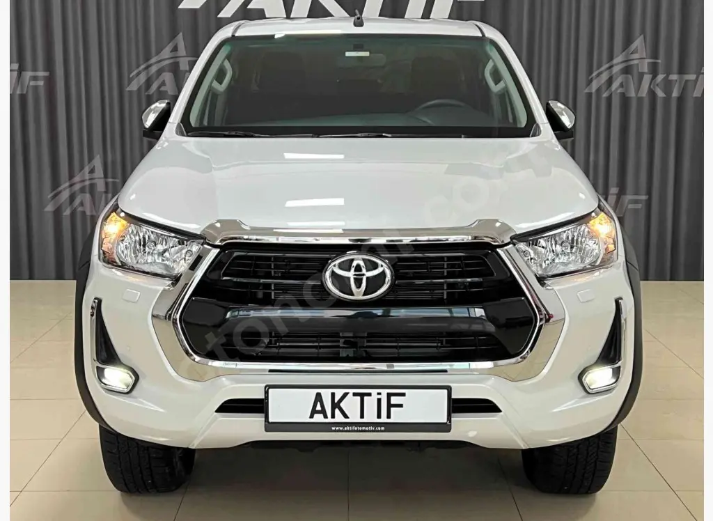 Toyota  Hi-Lux 2.4 D-4D 4x2 Adventure 4