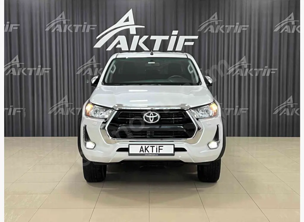 Toyota  Hi-Lux 2.4 D-4D 4x2 Adventure 6