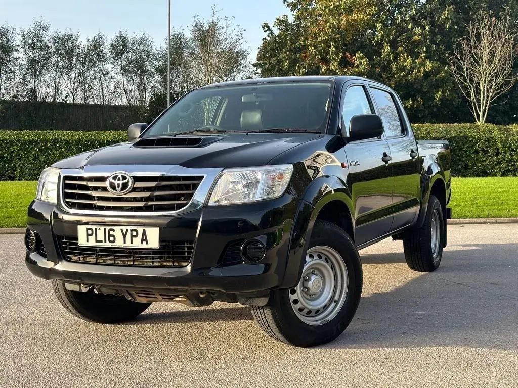 Toyota  Hi-Lux 2.4 D-4D 4x4 Active 3
