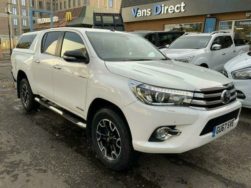 Toyota  Hi-Lux 2.4 D-4D 4x4 Adventure 0