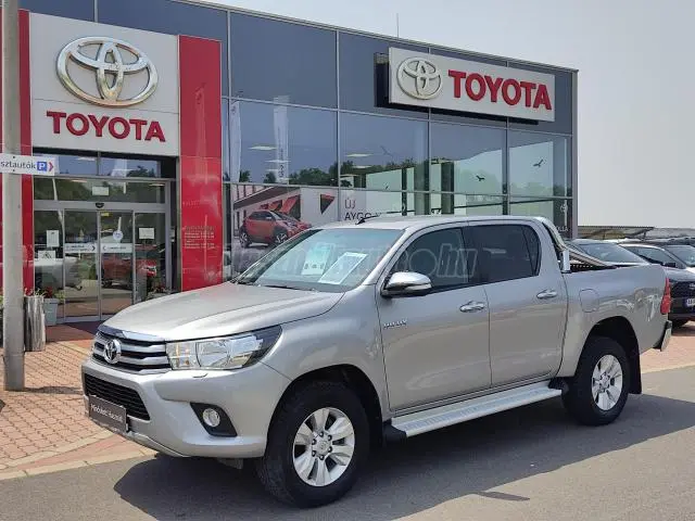 Toyota  Hi-Lux 2.4 D-4D 4x4 Adventure 3