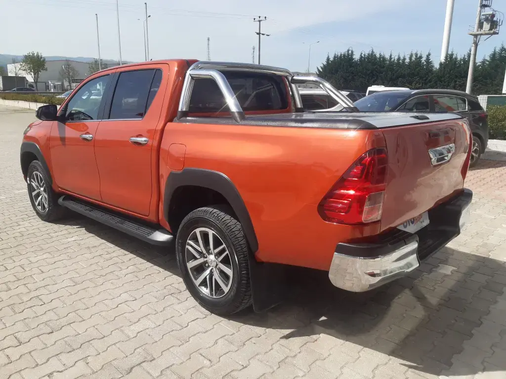 Toyota  Hi-Lux 2.4 D-4D 4x4 Adventure 7