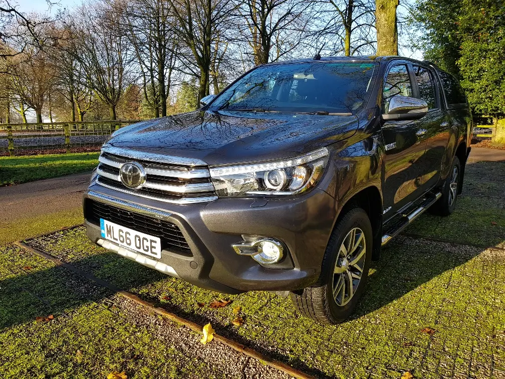 Toyota  Hi-Lux 2.4 D-4D 4x4 Adventure 5