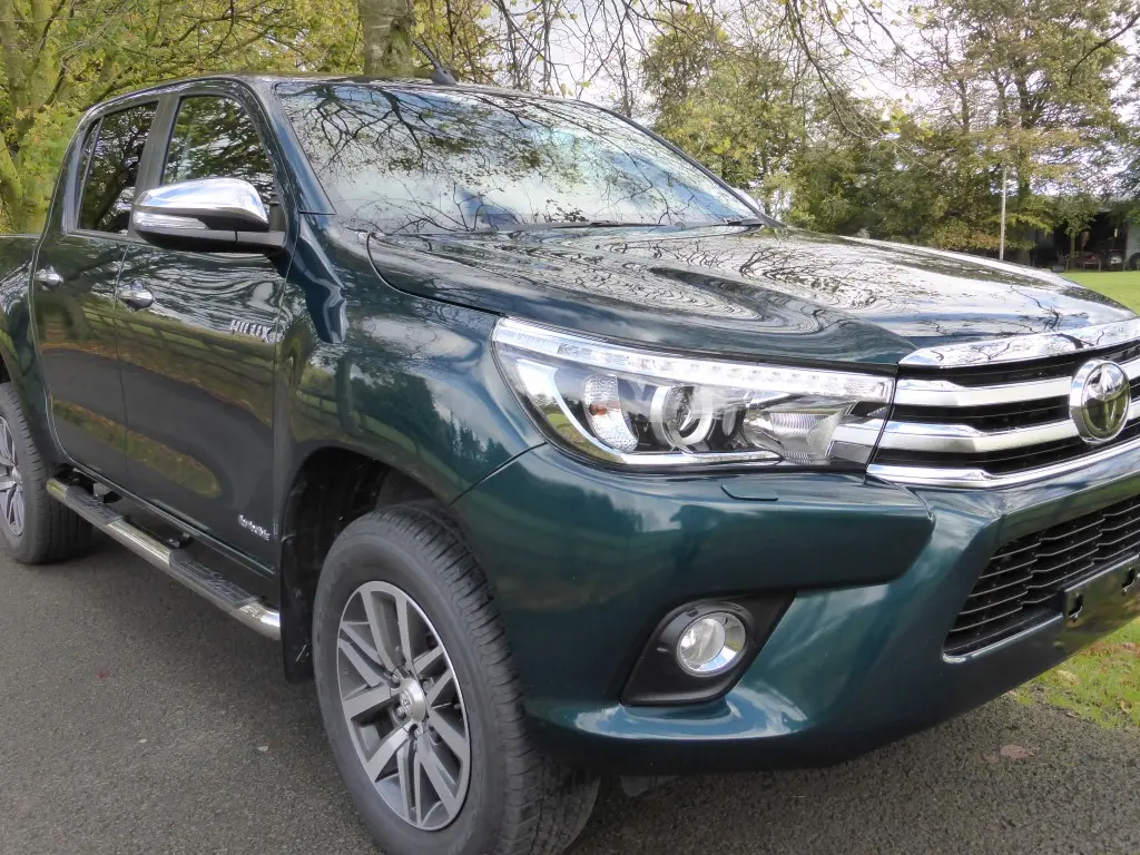 Toyota  Hi-Lux 2.4 D-4D 4x4 Adventure 6