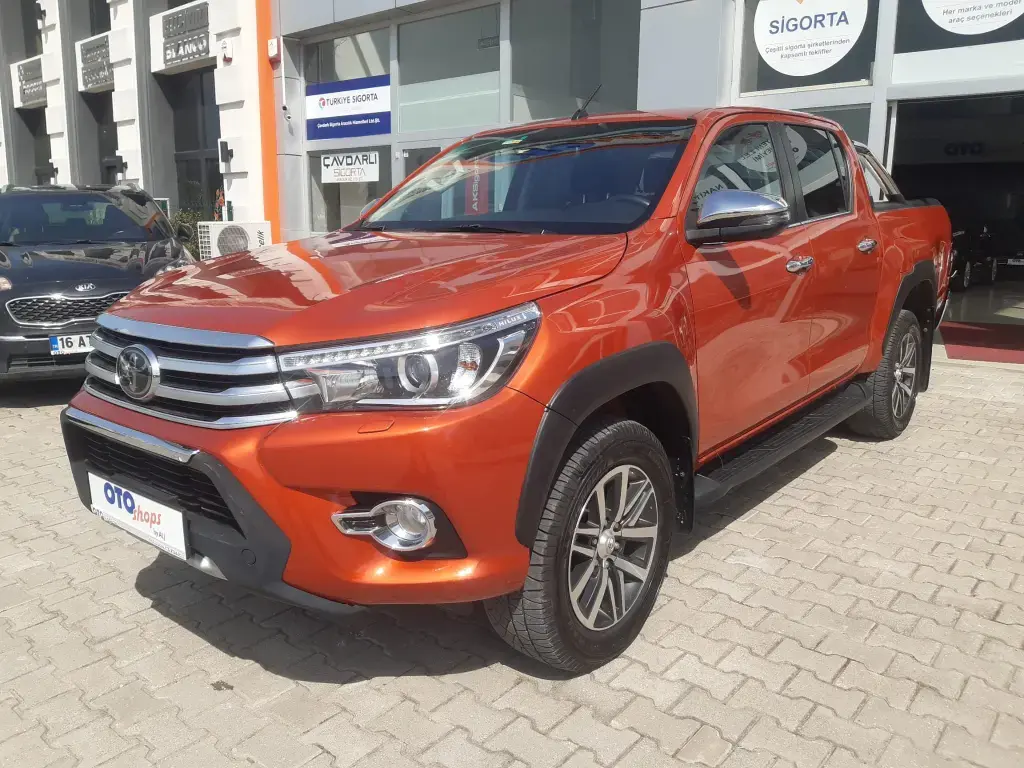Toyota  Hi-Lux 2.4 D-4D 4x2 Adventure 2