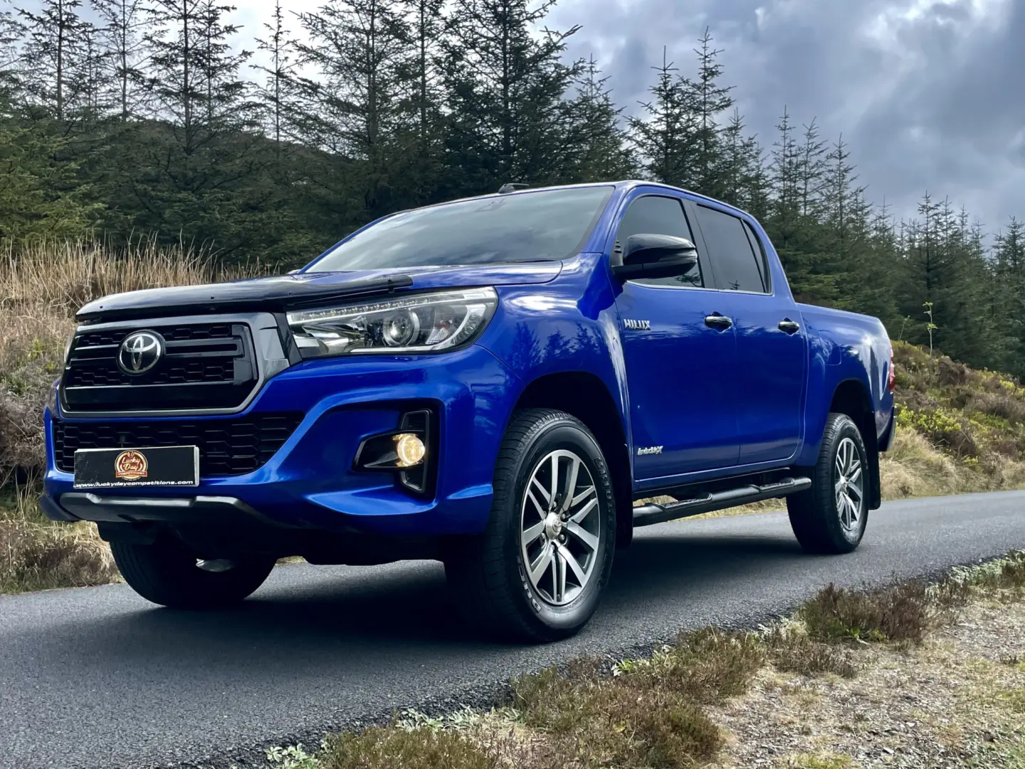 Toyota  Hi-Lux 2.4 D-4D 4x4 Invincible  5