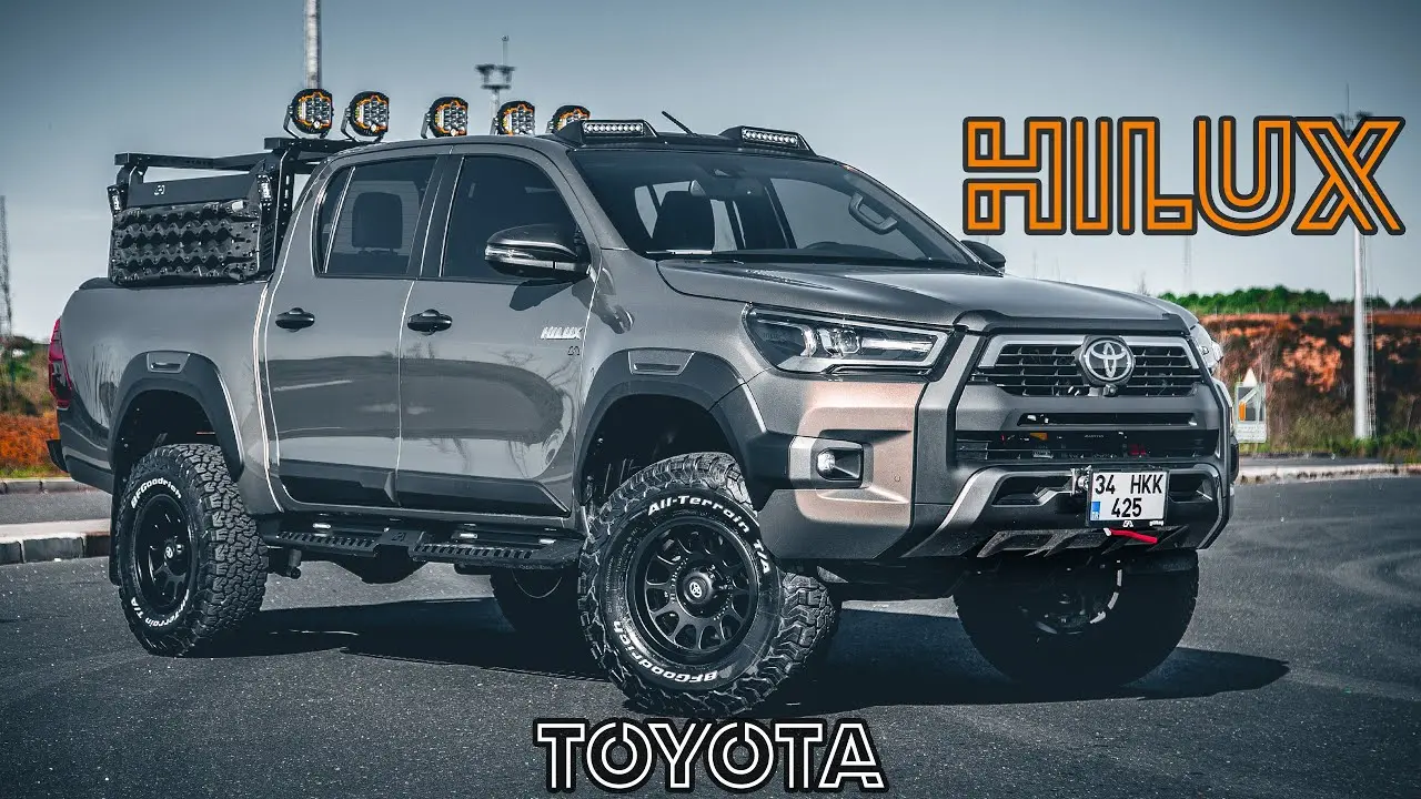 Toyota  Hi-Lux 2.4 D-4D 4x4 Invincible 7